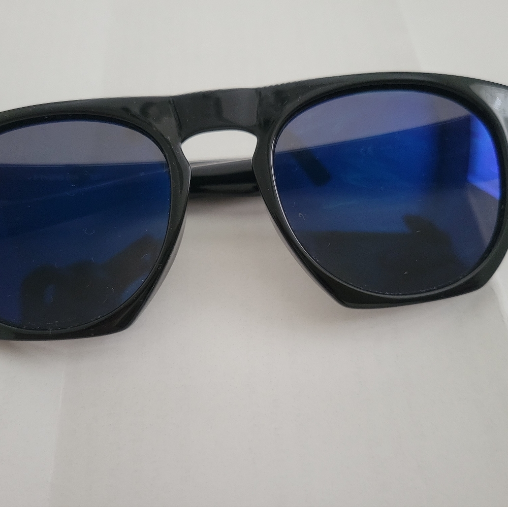 Nike EV1045 sunglasses
